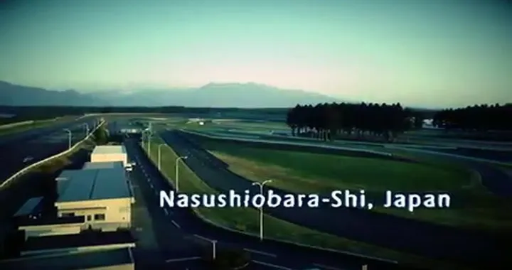 Valentino Rossi rides the Bridgestone Battlax T30