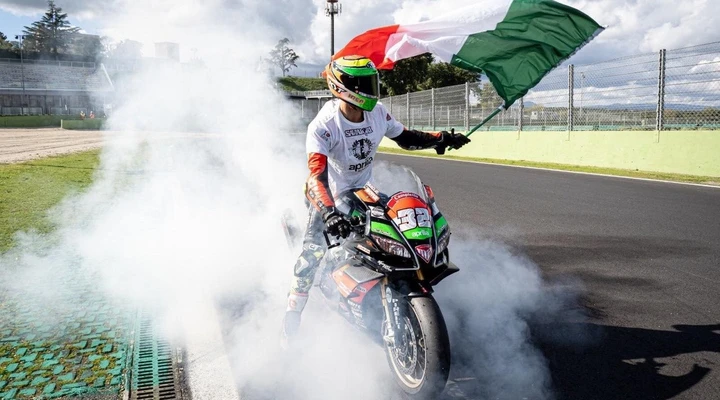 CIV: Savadori Campione Superbike 2020