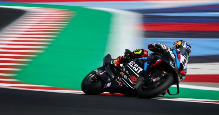 Toprak Razgatlioglu domina il warm-up di Misano: il punto sulla Superbike
