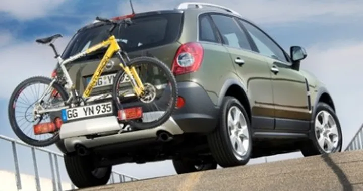 Opel Antara con FlexFix: portabici incorporato a scomparsa