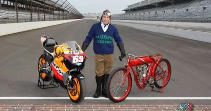 Hayden innaugura Indianapolis MotoGP su una Indian 1909