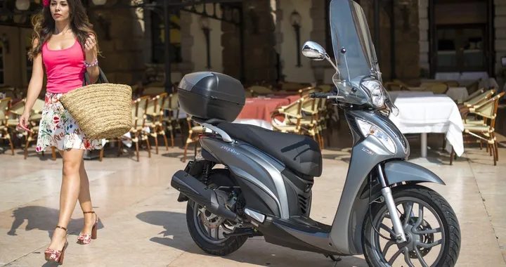 Kymco People One 125i DD MY 2015