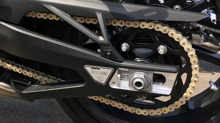 BMW Motorrad svela la catena M Endurance