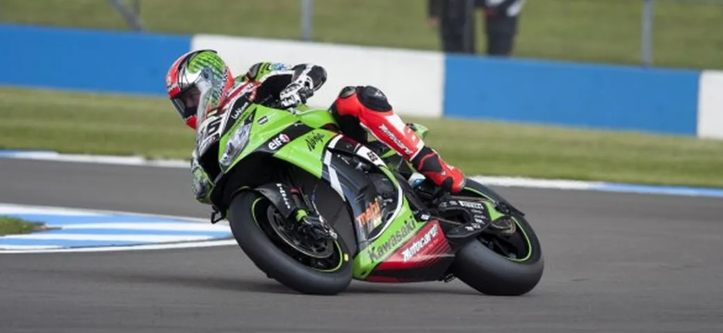 SBK, Donington: Sykes rifila 1 secondo a tutti nelle Q1, 3° Melandri (GALLERY)