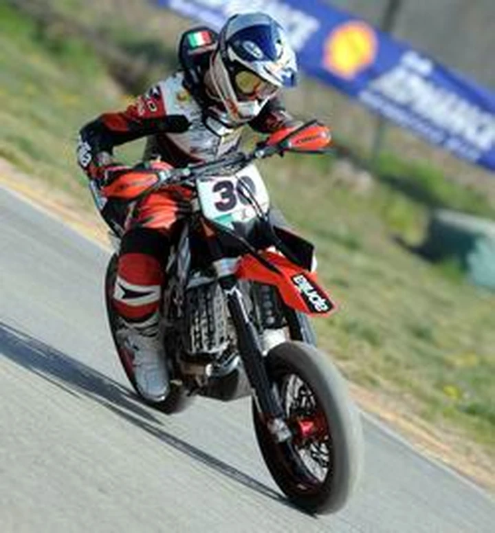 Lazzarini e Gaspardone conquistano la prima di Ottobiano Supermoto