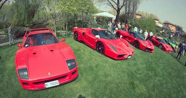 Cars and Coffee: le immagini dal raduno di Brescia