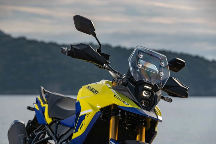 Suzuki V-Strom 800DE arriva in concessionaria