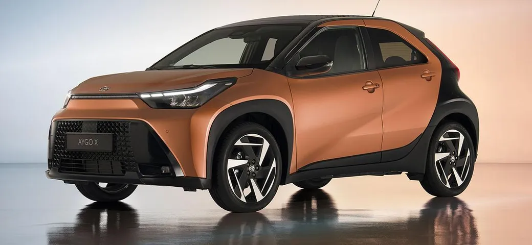 Toyota Aygo X, ora anche full hybrid: campionessa di consumi bassi