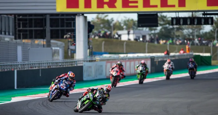 SBK: “E’ la serie B del motociclismo”. La sberla di Ezpeleta. Rossi “salvatore”?