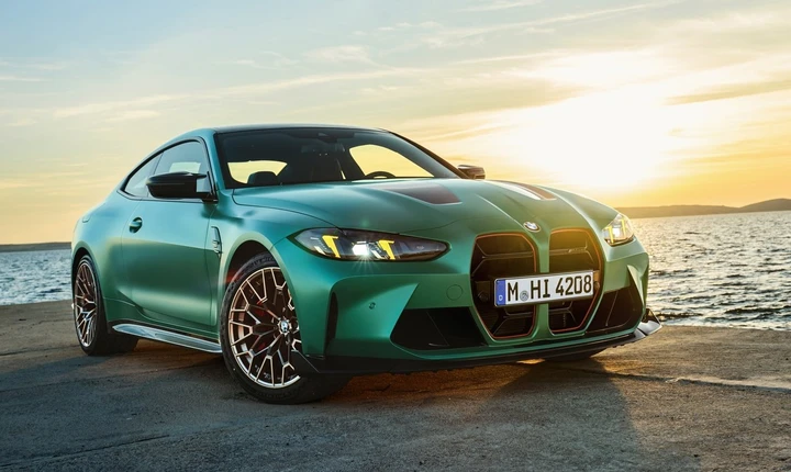 nuova BMW M4 CS 2024 dimensioni