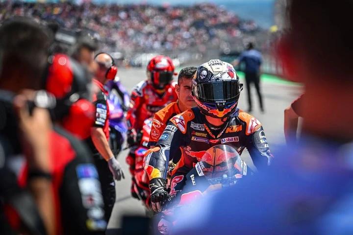 KTM e Acosta
