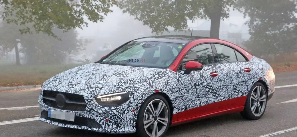 Mercedes CLA: foto spia del restyling