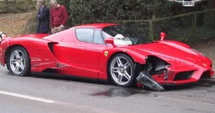 Super Car incidentate