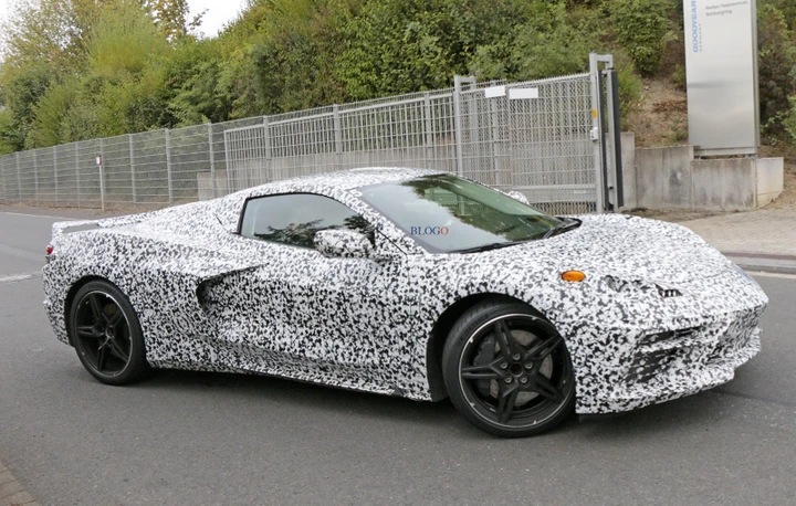 Chevrolet Corvette C8: il debutto slitta di 6 mesi per problemi tecnici