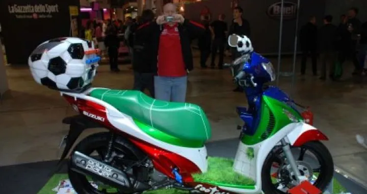 Eicma 2008: Suzuki Sixteen Footable