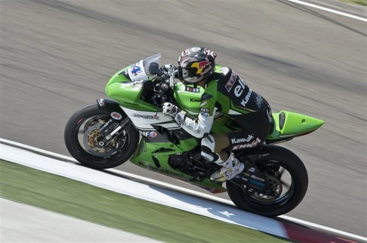 Supersport Donington 2014: ancora duello Sofuoglu-Van Der Mark nelle FP2, Zanetti 5°