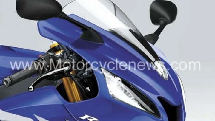 Yamaha R6 2011: vedremo una moto rivoluzionaria, gemella della M1 di Rossi?
