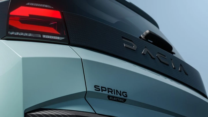 Nuova Dacia Spring, debutta la seconda generazione dell’elettrica low cost