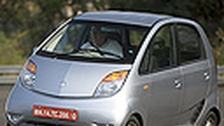 Video: Autocar prova la Tata Nano in India