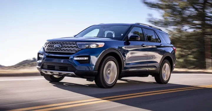 Ford richiama 59.000 veicoli, il rischio è un incendio nel vano motore