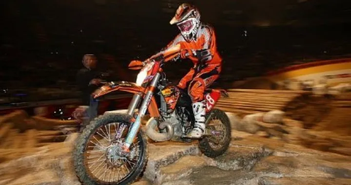 KTM e Knight trionfano nell'Enduro Indoor World Cup