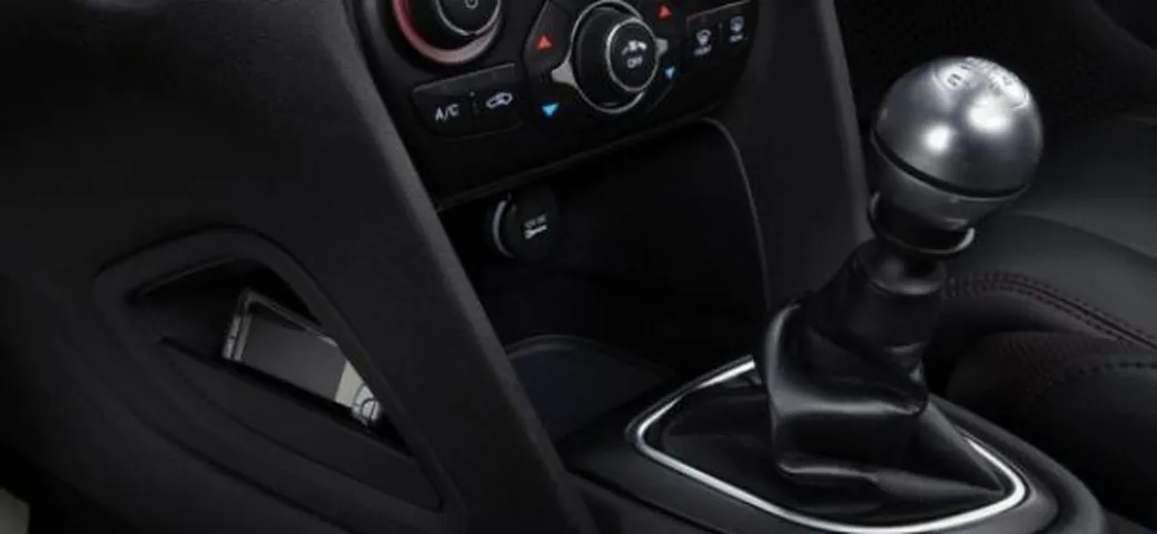 Curiosità: negli Stati Uniti aumentano le immatricolazioni di automobili con cambio manuale