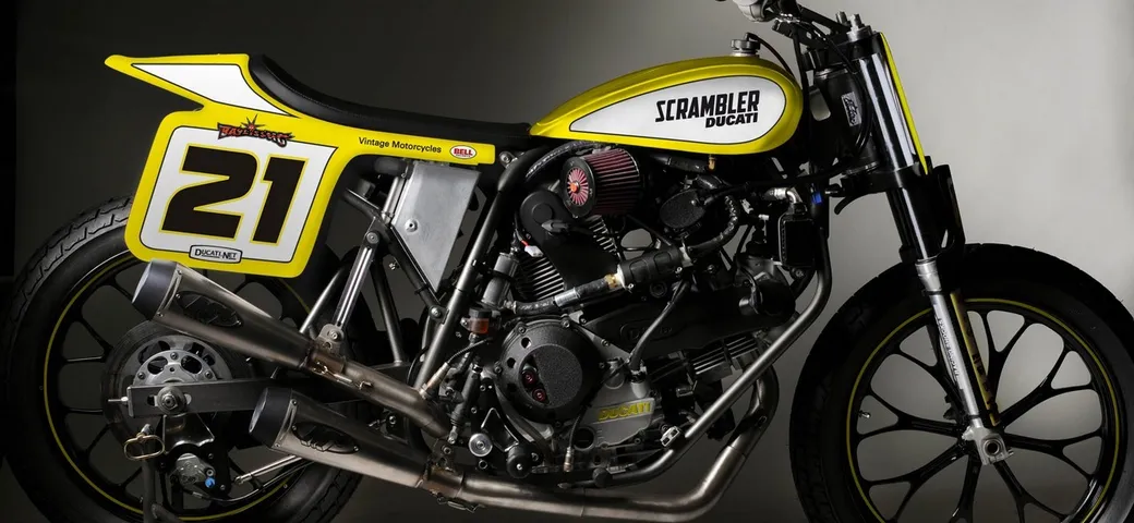 Bayliss nel flat-track AMA con uno Scrambler