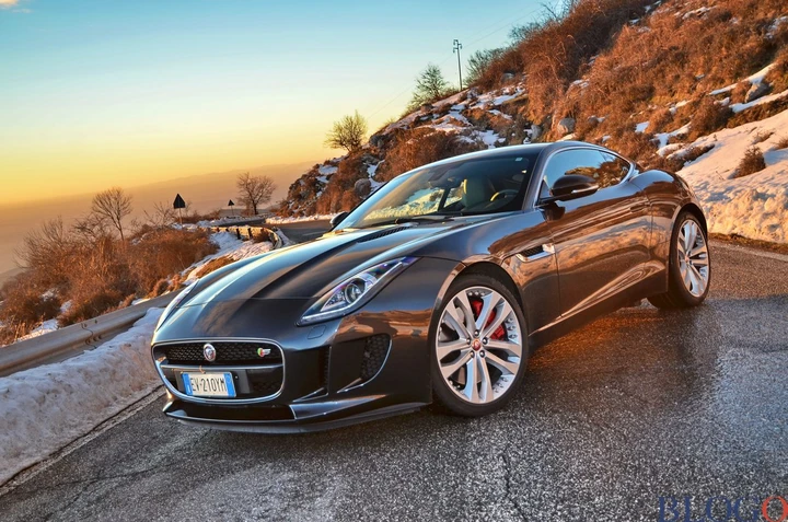 Jaguar F-Type S: la video prova su strada