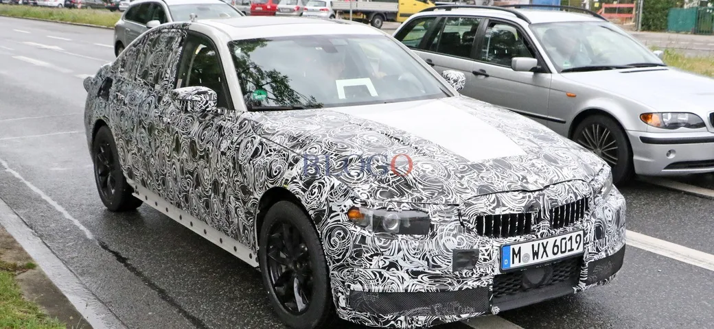 BMW Serie 3 2018: foto spia degli interni