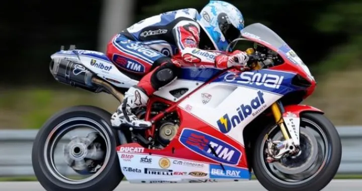 Carlos Checa: "Le gare sono tutta un'altra storia"