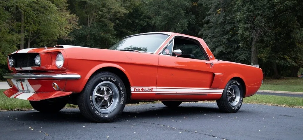 Ford Mustang 1966 pickup: restomod o custom?