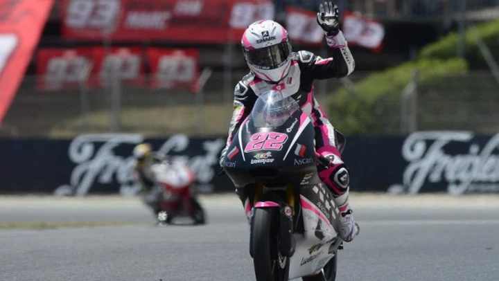 Donne in moto: e se lei andasse più forte di voi?