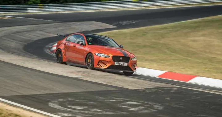 Jaguar XE SV Project 8: nuovo record al Nurburgring [Video]