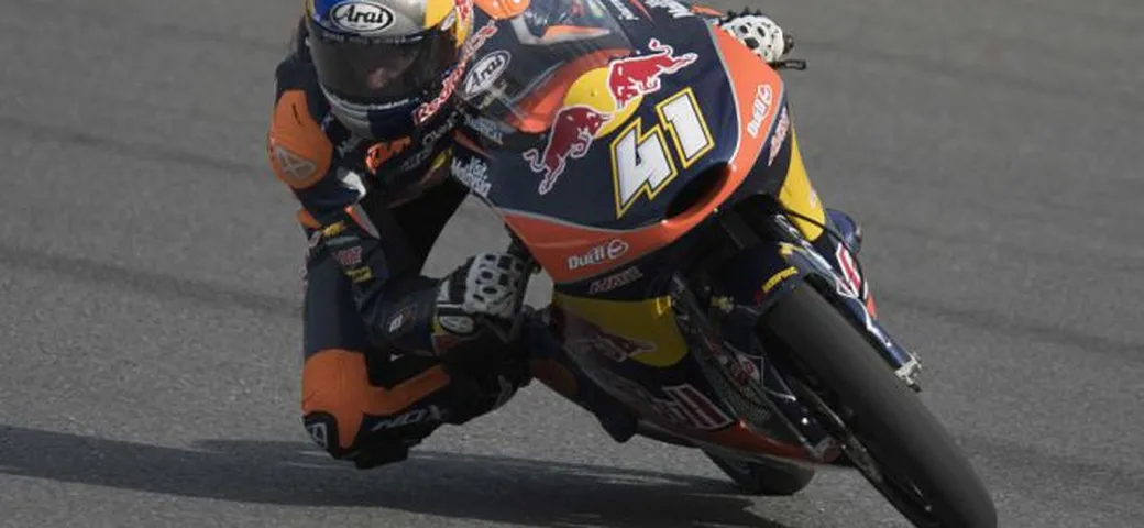 Moto3 Sepang: pole di Binder, e sei! Il diluvio condiziona le qualifiche. Bagnaia in prima fila, tre italiani nella top ten