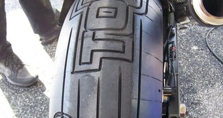 MotoGP: la gomma firmata da JT