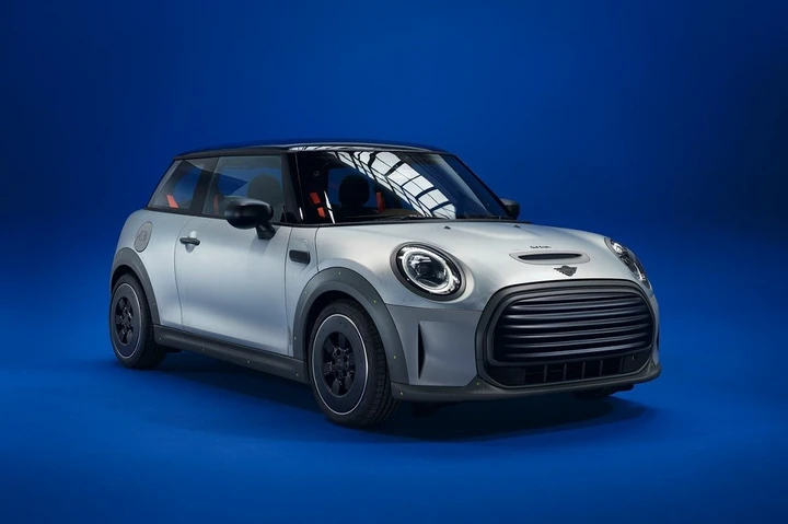 Mini Strip: il progetto di Paul Smith all’insegna di ecosostenibilità e zero emissioni