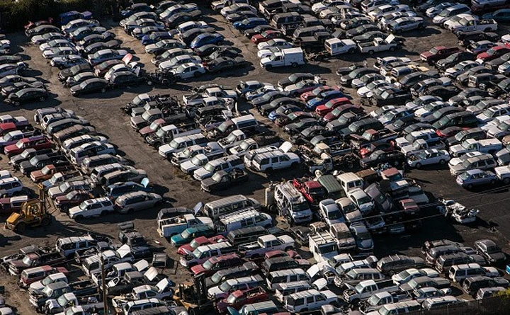Scoperta centrale di ricettazione e autodemolitore illegale