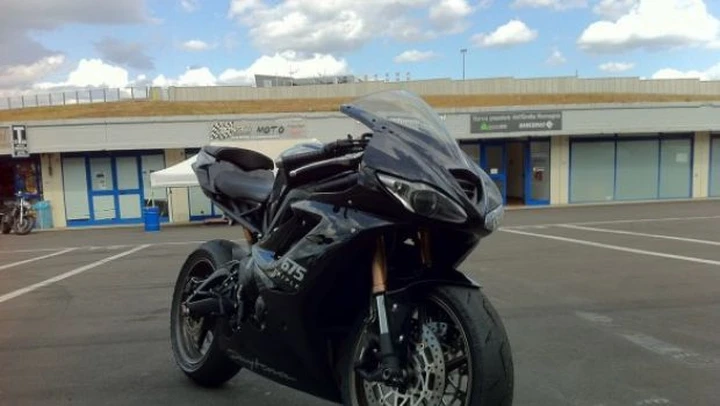 Scatto in Corsa: Triumph Daytona 675 a Vallelunga