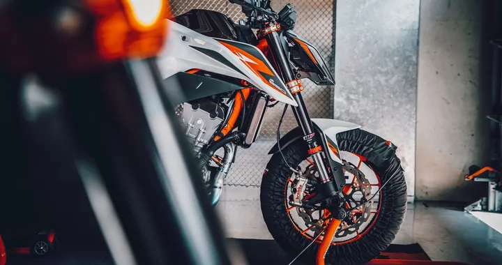KTM, domani presentazione online della nuova 890 Duke 2021