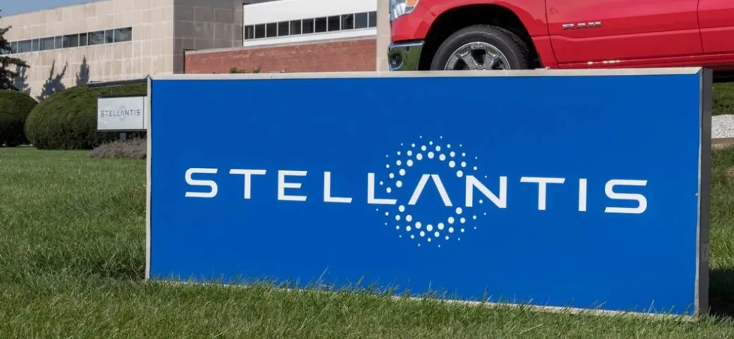Stellantis richiama altri 100.000 veicoli in Europa: rischio incendio