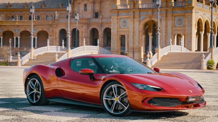 Ferrari 296 GTB in prova: il video