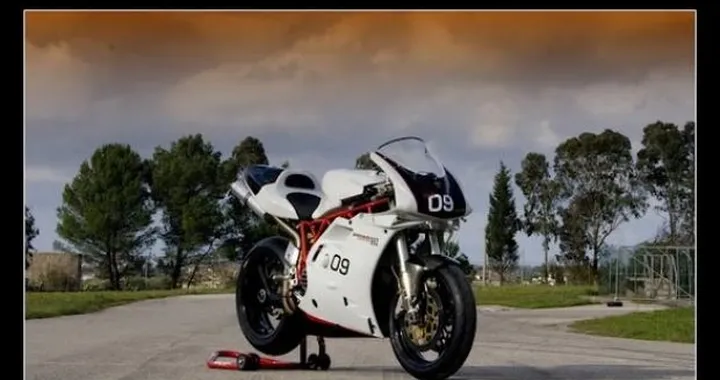Special: la 992 "Desmocredici"