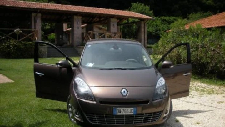 Nuova Renault Scénic: la nostra prova su strada della monovolume francese