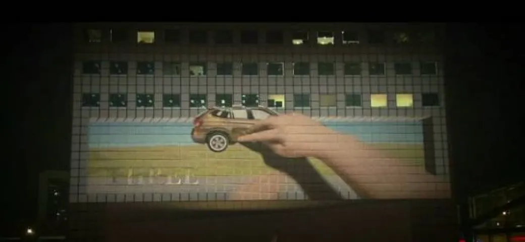 Bmw: la pubblicità 3D proiettata a Singapore