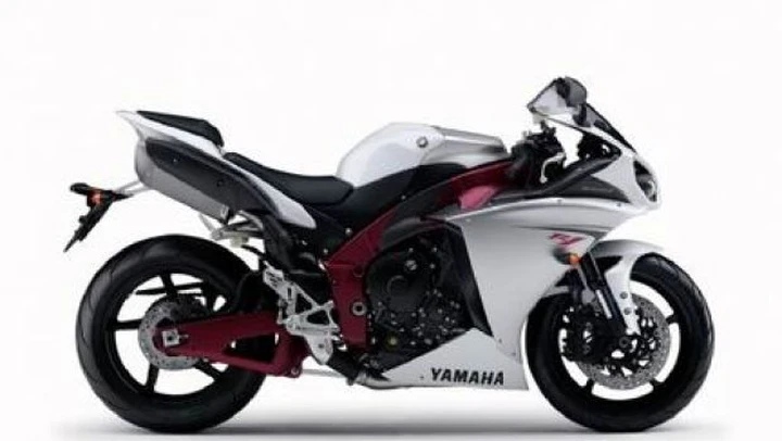 Yamaha specifica i 206 kg di peso della R1 2009: dato in ordine di marcia