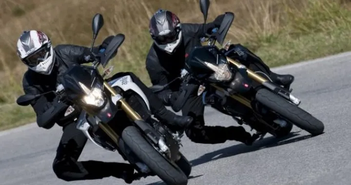 Aprilia Dorsoduro 1200 2011 - dati e foto ufficiali