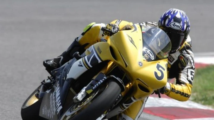 Scatto in Corsa: Yamaha R1 Laguna Seca ad Adria