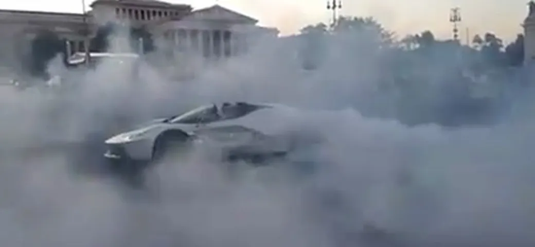 LaFerrari: burnout in strada a Budapest