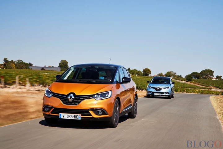 Renault Scénic Hybrid Assist: prezzo e informazioni