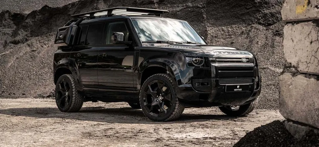 Land Rover Defender Heritage Customs: un omaggio a James Bond